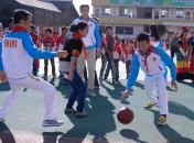 奥运健儿与安顺场八一希望小学生互动